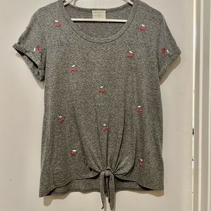 Cute cherry appliqué gray tie bottom T-shirt